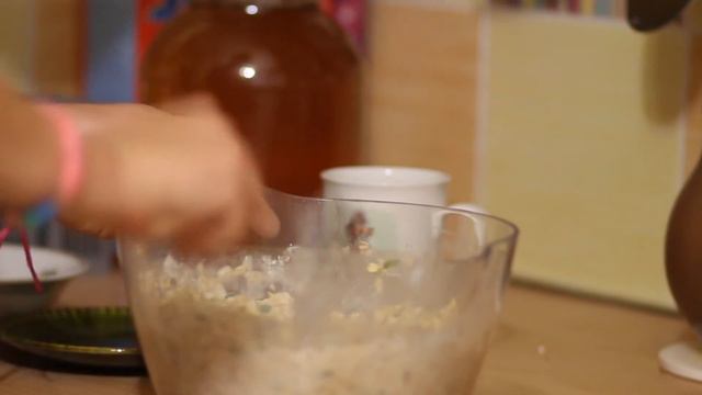 Пирог и яблоки/Вкусняшки-коняшке #1 смотреть онлайн