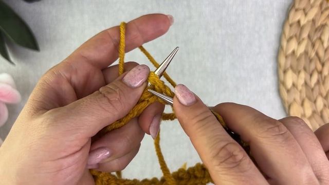 Объемная шапка спицами. Шапка английской резинкой спицами по кругу без шва. мастер класс