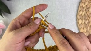 Объемная шапка спицами. Шапка английской резинкой спицами по кругу без шва. мастер класс