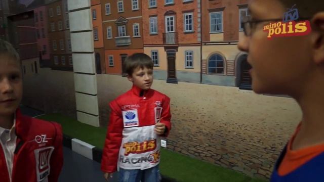 Коробка передач. Почему дети в авто сидят в детских креслах? смотреть онлайн