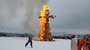Широкая Масленица | Сжигаем 11-метровое чучело Масленицы!