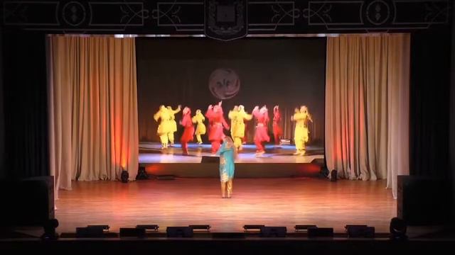 Таджикскую песню "Анор, Анор" исполняет Аксана Михалап (Анора).  Гала - концерт .
