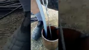 Лайфхак! Делаем оголовок на скважину из подручных средств. Цена - копейки! Реальная экономия!!!!!!!