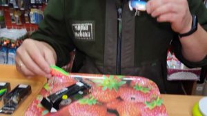 Китайские раттлины; яйцебороды и с хвостом от тейл-спиннера