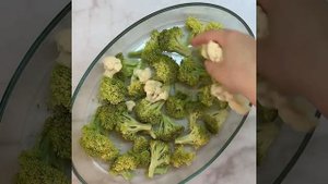 Запеканка с индейкой, брокколи и цветной капустой