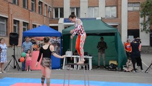 Цесарская Елизавета каучук на столе