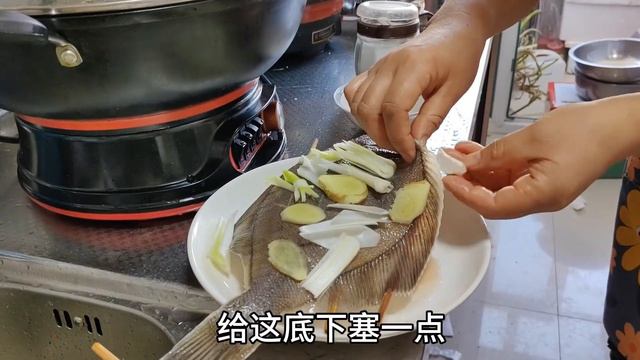 大姐做东北特色菜，煎炒烹炸两大桌，亲人聚在一起吃饭聊天真高兴 смотреть онлайн