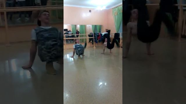 Брейк данс РУБЦОВСК ( ТРЕНИРОВКИ ) смотреть онлайн