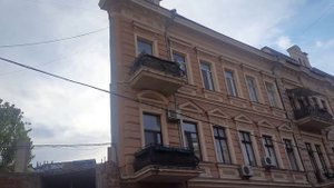 #Housewithone wall#  изюминка исторического центра Одессы "Дом с одной стеной".