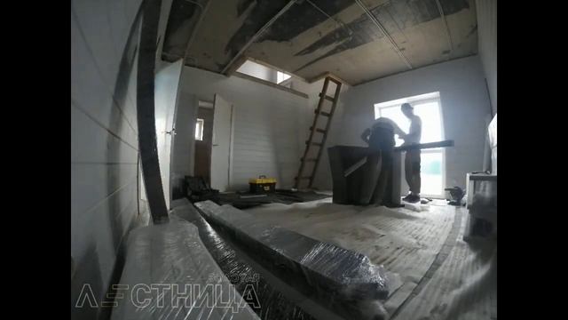 Монтаж деревянной лестницы