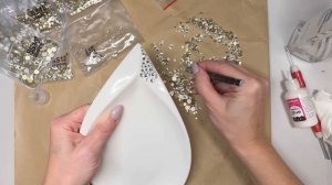 Работа со стразами. Испытание нового клея.