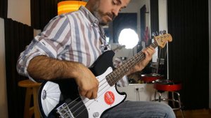 Squier Sonic Bronco Bass. Review.