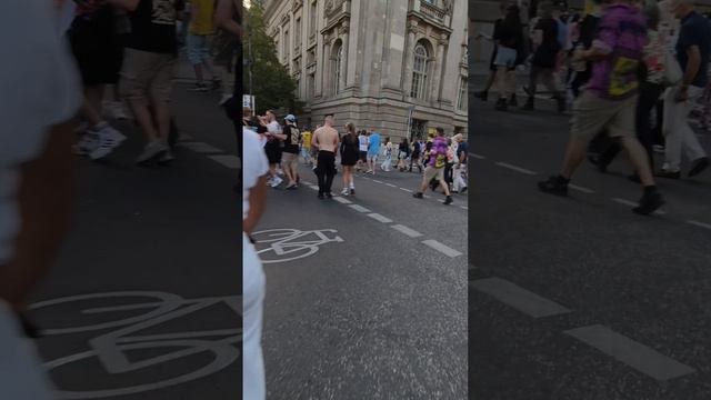 Technoparade Berlin #techno #parade #berlin #kultur #mitte #atmosphere #spaß #walk #musik #sommer #l