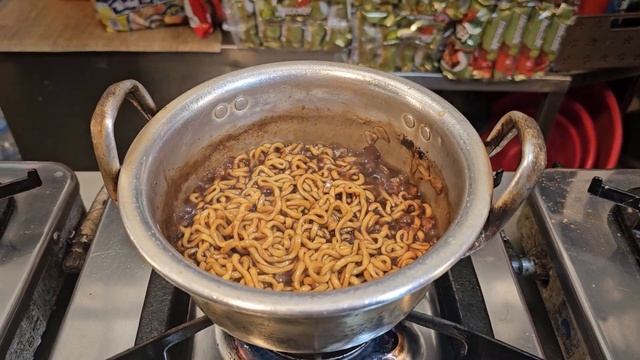 나만 알고 싶은 짜파게티맛! 맛나다?(feat:반숙토핑)┃Korea egg noodles-ramyeon,Korean street food #foodie #tasty #맛집#라면 смотреть онлайн