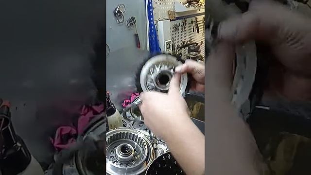 Видео для Клиента. Ремонт ZF 8HP95 (автомобиль Grand Cherokee track hawk). Зазор в пакете. смотреть онлайн