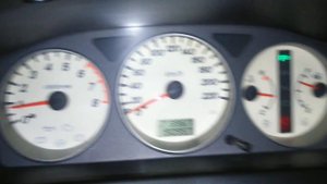 лансер 9 залипают обороты при запуске