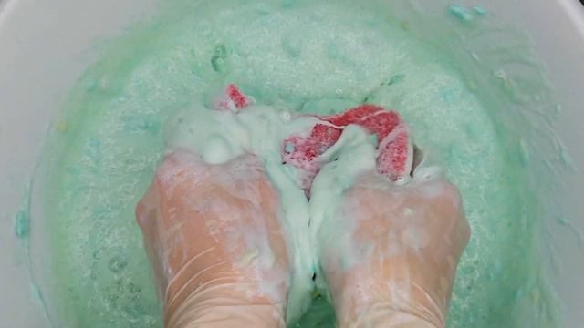 5 ДНЕЙ В ХОЛОДНОЙ ВОДЕ!РАЗМОКШЕЕ ХВОЙНОЕ МЫЛО/ЖМЯК ЖЕСТКОЙ ГУБКОЙ/СПАСЕНИЕ ОБМЫЛКОВ В ТЕПЛОЙ ВОДЕ смотреть онлайн