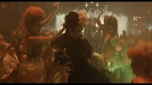 I Wanna Be Your Slave-Клип с Круэллой
