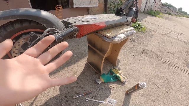 Замена колодок в круг на электро самокате KUGO M4 Pro смотреть онлайн