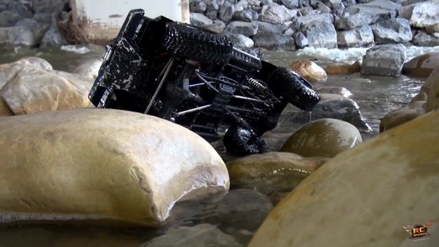 RC ADVENTURES - SCALE 4x4 RIVER TRAILING - JEEP Comanche Pick Up Truck - "THE BEAST" смотреть онлайн