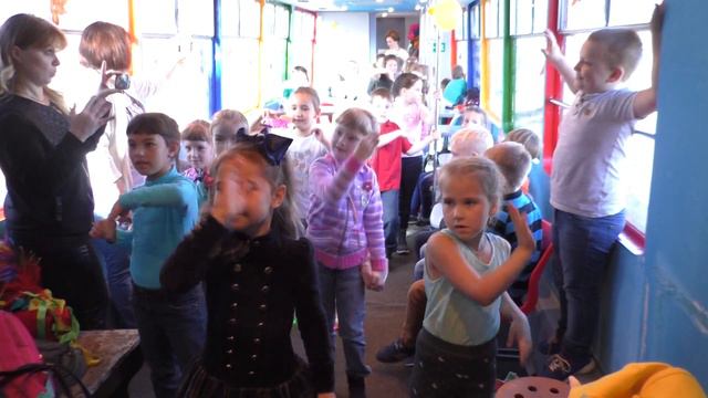 Путешествие на трамвайчике - 25 октября 2018 - школа №90 - для истории))) смотреть онлайн