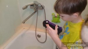 Утопили в воде машинку на пульте управления
