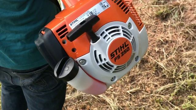 ตัดหญ้าในสวนเครื่องตัดหญ้า STIHL FS250 น้ำหนักเบา แรง ใบมีดหรือเอ็นตัดหญ้า สบายๆ смотреть онлайн
