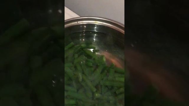 «Оливье» с грибами и спаржевой фасолью смотреть онлайн