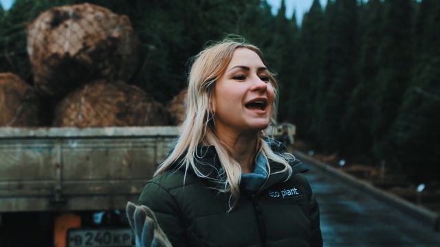 Как посадить ель? С Анной Чапман посадили ель. смотреть онлайн