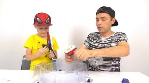 Кто круче играет в Бейблэйд Берст Алеша или Папа? Какой невероятный трюк показал Папа?