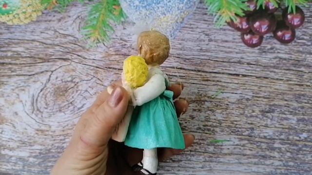 Девочка с куклой. Елочная игрушка из ваты ручной работы. смотреть онлайн