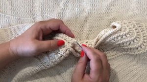 Как укрепить горловину вязанного изделия?