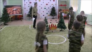 Военно-спортивная игра  "Дорожка фронтовая" с детьми старшей группы