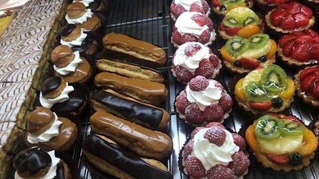 Во французской кондитерской