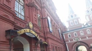 Я гуляю с мамой и Володей!