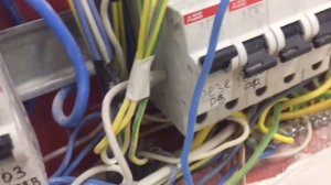 Работы в щите. Подключение кондиционера. Замена фазных проводов.