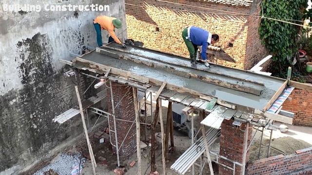 Construction Techniques For Finishing The Gate Roof For The House By Manual Method