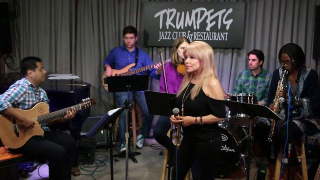 MVI 3739  Raul Abbad and Bajo Pontino at Trumpets 05/21/2017 смотреть онлайн
