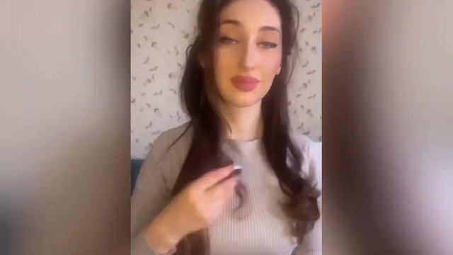Укладка на фен брашинг , как сделать укладку дома 
#лайфках #лайфхакдлядевушек #волосы #укладка