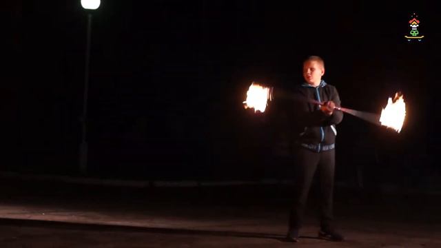 отборочный тур - танцевальное фаер-шоу "Феникс" (кусочек выступления) смотреть онлайн