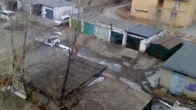 Мойка машин, всё течёт на детскую площадку смотреть онлайн