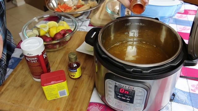 Shrimp and Crab Boil - Seafood Boil with Sausage, Corn, Potatoes With Instant Pot Pressure Cooker смотреть онлайн