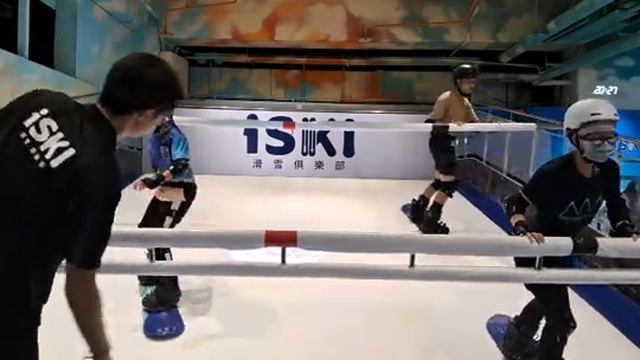 iSKI滑雪-Day15 (SB中5-4) 練習前轉後 C Turn смотреть онлайн