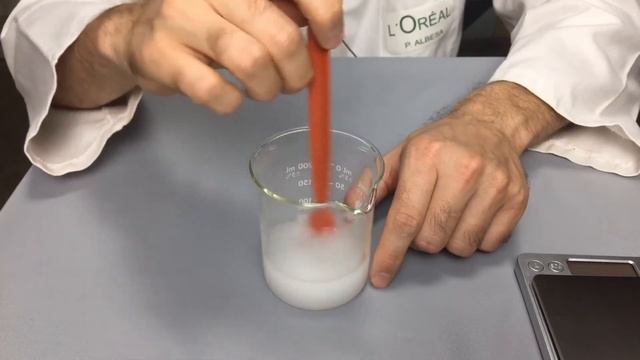 Como hacer tu propia sosa líquida al 10% /Hidróxido de sodio смотреть онлайн