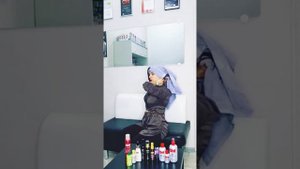 Заворачиваем волосы в полотенце после мытья