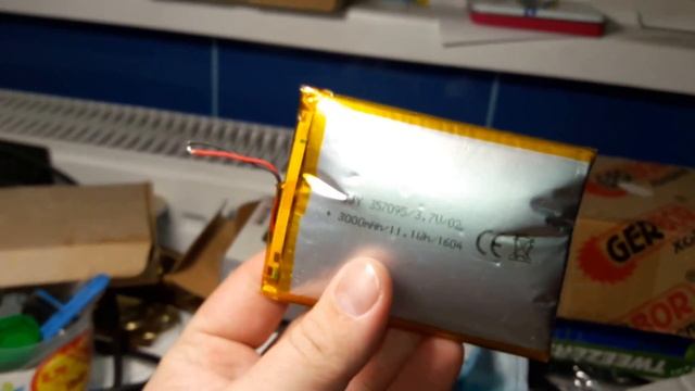 Замена АКБ на планшете "Bravis NB74" (после длительного перезаряда) смотреть онлайн