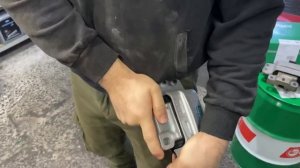 Причина вибрации двигателя-подушка двигателя.#автомобиль #двигатель