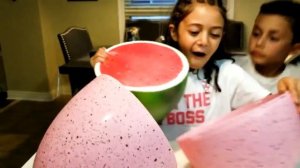 Игра "Охота на пасхальное яйцо" - Сюрприз с игрушками для детей часть 2 | Хайди и Зидан