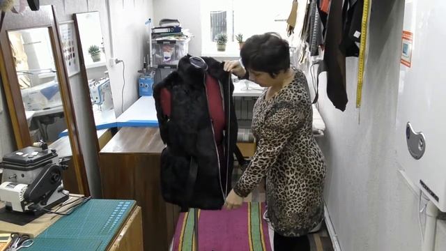 Модный жилет из старой шубки.