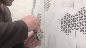 Монтаж стойки для душа